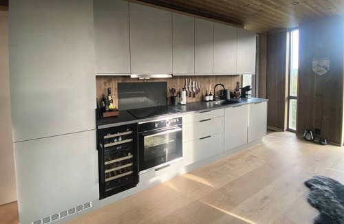 Skeikampen Apartment | Lovely, new apartment at Kvitfjell with ski-in out