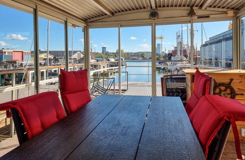 Lundby Boat Rental | Lovely ship in Göteborg with sauna