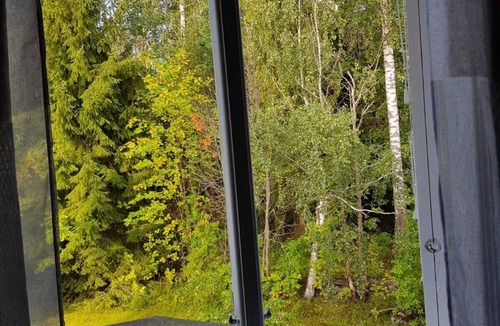 Sandviken Apartment | Lovely Spacious Apartment With Free Parking, Charger for electric cars