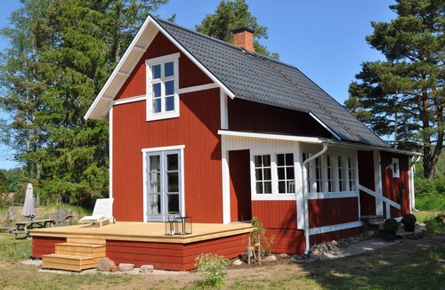 Jarnforsen House | Lovingly renovated Swedish house in an idyllic location on the edge of the forest and close to the river