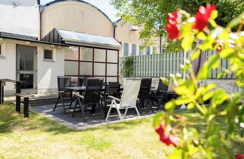 Innerstaden House | Luxurious 5-Bedroom Villa with Sauna and terrace