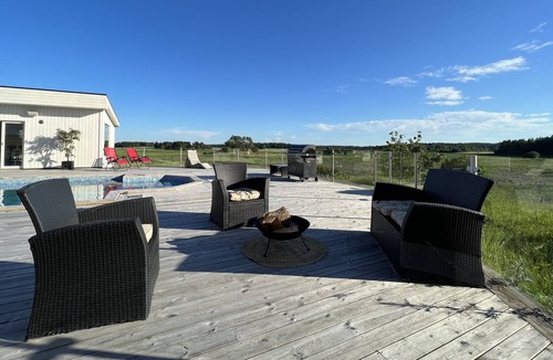 Herresta Cottage | Luxurious party house with spa and pool 7 min from airport