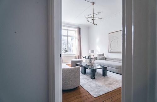 Albano Apartment | Luxurious turn-of-the-century apartment in the center of Stockholm City.