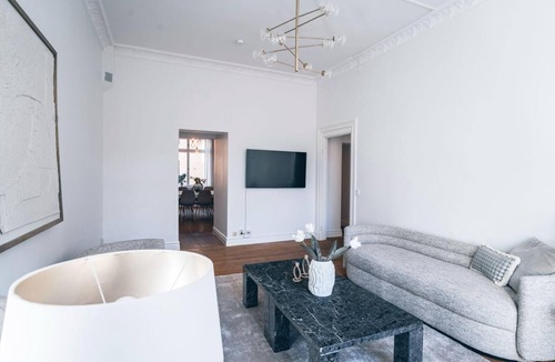 Albano Apartment | Luxurious turn-of-the-century apartment in the center of Stockholm City.