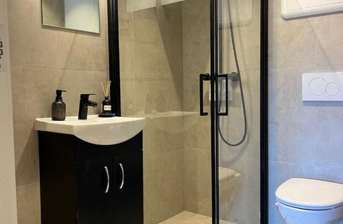 Voss Apartment | Luxury Balcony River View apt - Heart of Voss