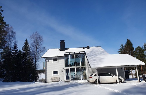 Nissafors House | Luxury cottage/ski chalet directly to lake, sandy beach & forest