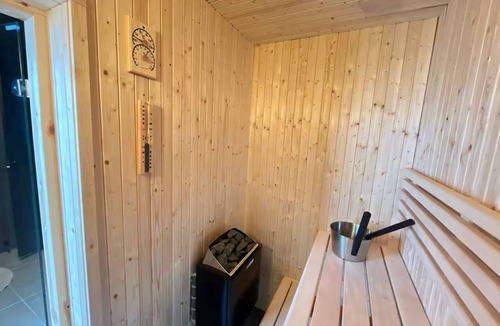 Krodsherad Cabin | Luxury Family Cabin at Norefjell * Hot Tub * Sauna * Sleeps 12