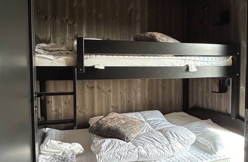 Krodsherad Cabin | Luxury Family Cabin at Norefjell * Hot Tub * Sauna * Sleeps 12