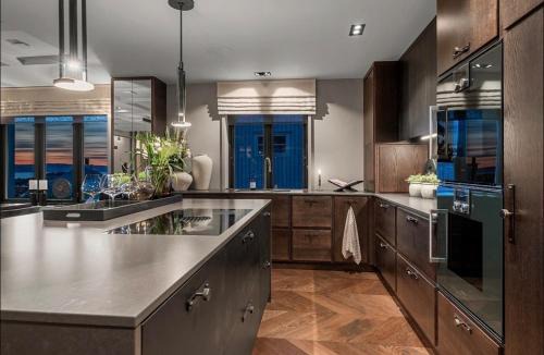Trondheim Apartment | Luxury Fjord View Penthouse, Terrace and comfort ! Free private parking spot
