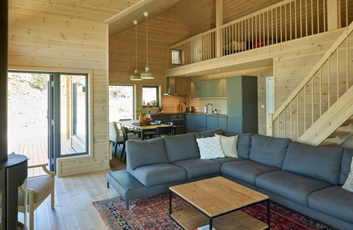 Vradal Cabin | Luxury Furuheim Lodge with panoramic views, sauna, wood stove, near lake
