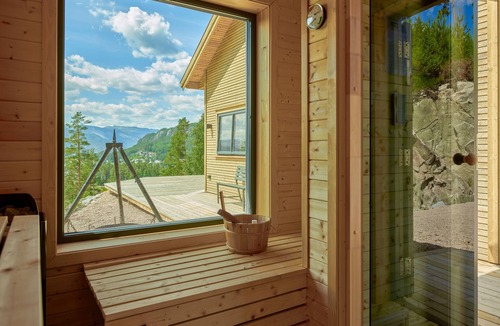 Vradal Cabin | Luxury Furuheim Lodge with panoramic views, sauna, wood stove, near lake