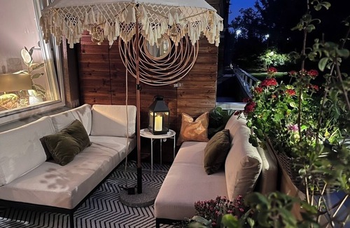 Hagersten Apartment | Luxury Green Home. Central Stockholm. Pets are welcome. Family friendly.terrace