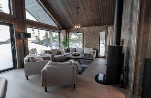 Nes House | Luxury holiday home, skiing, sauna, remote office
