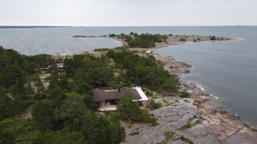 Eckero Villa | Luxury Seaside Hideaway, Sauna and Sunset Views