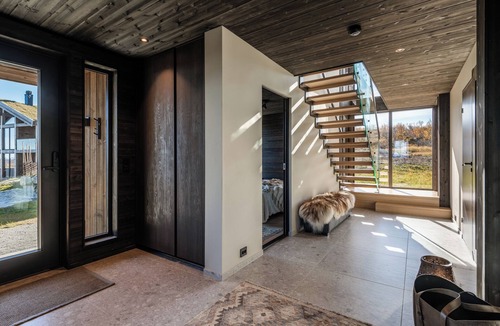 Hol Municipality Cabin | Luxury ski-in/ski-out cabin at Kikut Geilo - Jacuzzi & Sauna - Mountain views