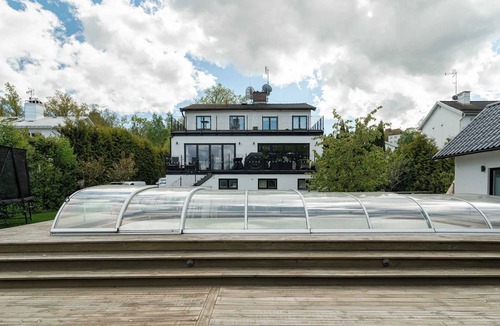 Solna Villa | Luxury Solna Villa with Private Pool and Lake View