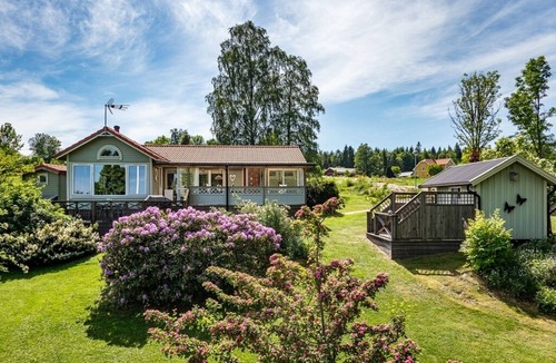 Hjo House | Luxury Villa by lake welcome you