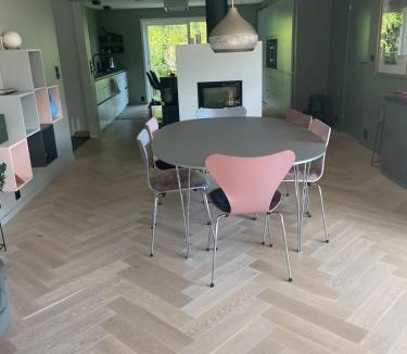 Holmenkollen Villa | Luxury Villa with Jacuzzi next to Oslo Golf Club
