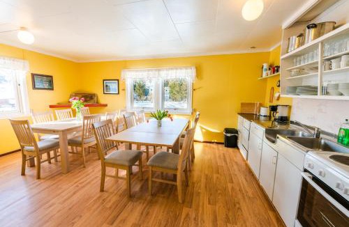 Fredvang Hotel | Lydersen Rorbuer Budget Hostel & Private Apartments