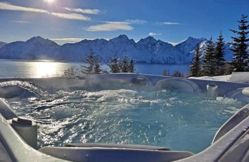 Lyngen House | Lyngen Vista - Arctic Boutique Lodge