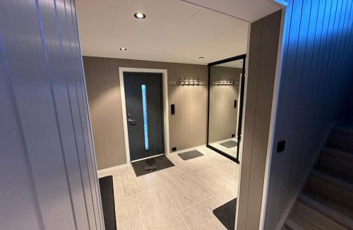 Kafjord House | Lyngenfjord Ski-To-Sea & Sauna