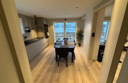 Kafjord House | Lyngenfjord Ski-To-Sea & Sauna