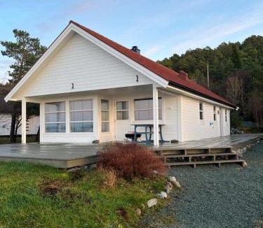 Bjugn House | Lysøysund, Lysesund, Bjugn, Ørland, Fosen, 4 soverom, 8 gjester