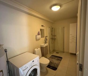 Rubbestadneset Apartment | Lys Leilighet, midt i Rubbestadneset