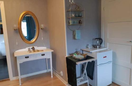 Jonkoping Apartment | Lyxigt rum med eget/badrum med spa känsla