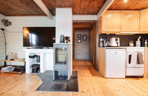 Moskenes Cottage | Magnusbua, traditional rorbu in Reine, Lofoten