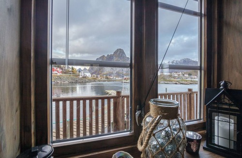 Moskenes Cottage | Magnusbua, traditional rorbu in Reine, Lofoten