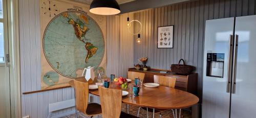 Lyngseidet Apartment | Main floor, Lyngen Alps, sauna included