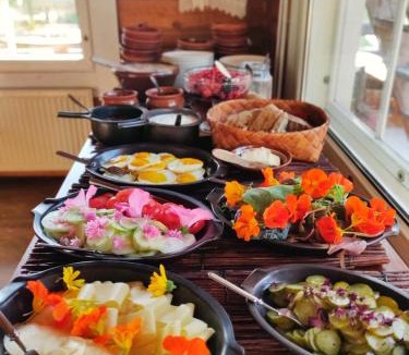 Elomaki House | Majatalo Puukarin Pysäkki