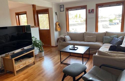 Kristiansand Apartment | Marikollen, spacious appartment with sunny veranda