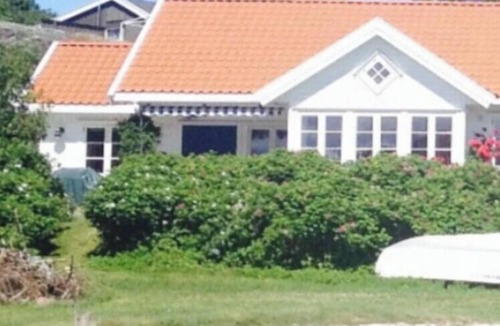Sandefjord House | Maritime cabin on island with beach