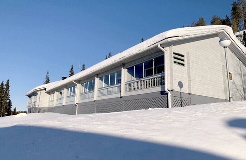 Rukatunturi Apartment | Mestarikämpät B 9 | Cozy Lakeside Cottage & Sauna