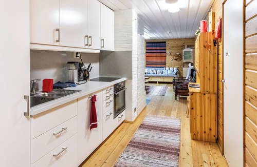 Akaslompolo House | Mettonpesä by Interhome