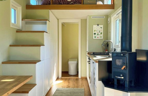 Nesoddtangen House | Micro house in a rose garden on a smallholding