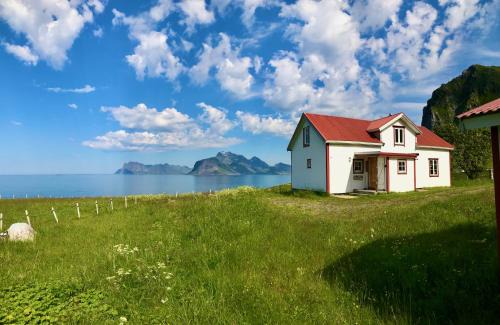 Flakstad Ski Chalet | Midnight Sun Panorama