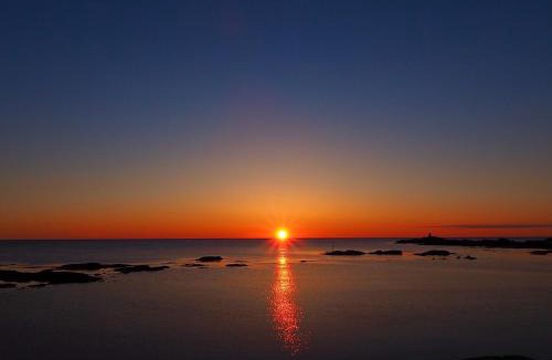 Vestvagøy House | Midnight Sun View Lofoten