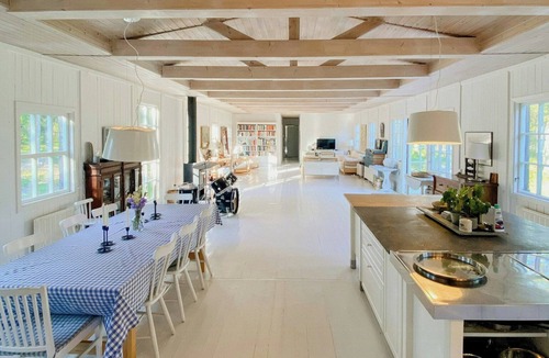 Farosund House | Military residence by the sea in northern Gotland