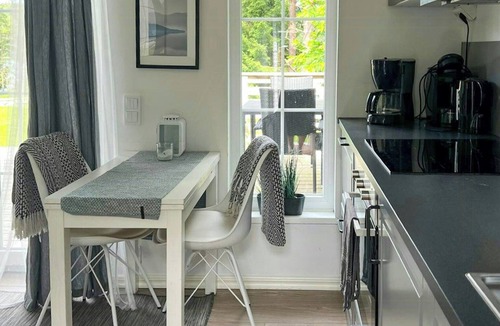 Olofstorp House | Mini house with sandy beach and sauna