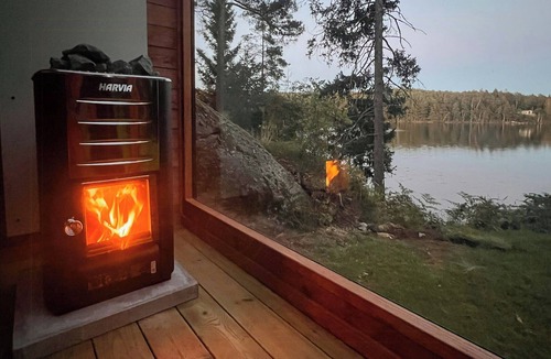 Olofstorp House | Mini house with sandy beach and sauna