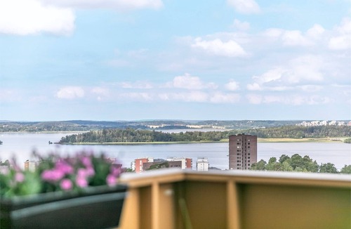 Jarfalla Apartment | Mini penthouse with Lake View and Beautiful Sunset