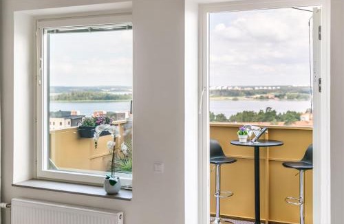 Jarfalla Apartment | Mini penthouse with Lake View and Great Sunset