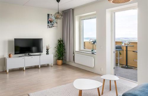 Jarfalla Apartment | Mini penthouse with Lake View and Great Sunset