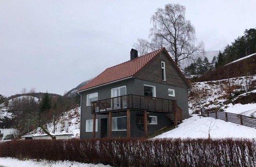 Sand Cabin | Mo Laksegard