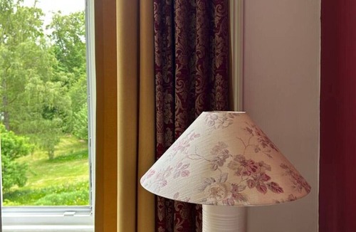 Dio Bed & Breakfast | Mockelsnas Manor Manor Gardenview Queen Room