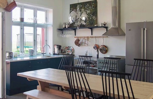 Degerhamn House | Modern 1930s-inspired house on Öland near Alvaret