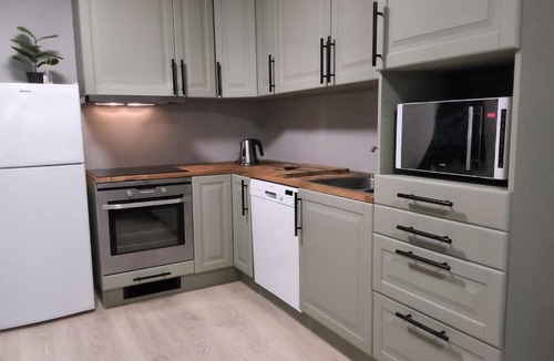 Otta Apartment | Modern 1BR City Centre Apt - Sleeps 4